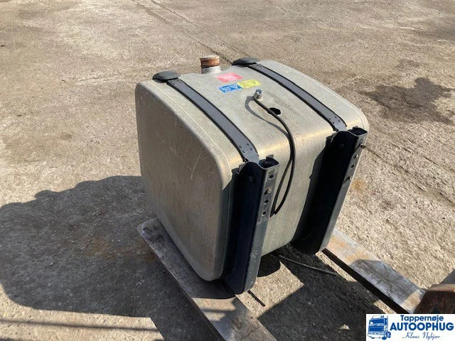 Scania Brandstof tank P/N: 1517304 / 1871188 - 연료 탱크 트럭 용 : 사진 2 Scania Brandstof tank P/N: 1517304 / 1871188 - 연료 탱크 트럭 용 : 사진 2