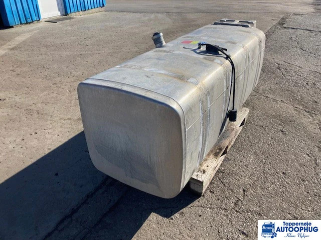 Scania Diesel tank 1000 liter Scania 1896480 - 연료 탱크 트럭 용 : 사진 4 Scania Diesel tank 1000 liter Scania 1896480 - 연료 탱크 트럭 용 : 사진 4