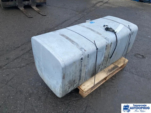 Scania Diesel tank 700 liter Scania 1871192 - 연료 탱크 트럭 용 : 사진 3 Scania Diesel tank 700 liter Scania 1871192 - 연료 탱크 트럭 용 : 사진 3
