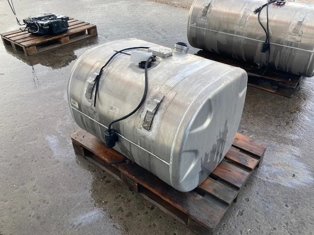 Scania Diesel tank – Scania 2713470 - 연료 탱크 트럭 용 : 사진 3 Scania Diesel tank – Scania 2713470 - 연료 탱크 트럭 용 : 사진 3