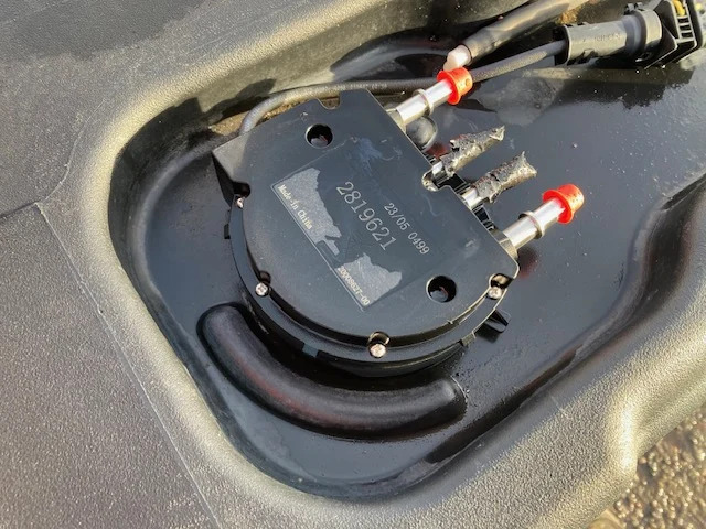 Scania Reductant pick-up unit – Scania 2819621 - 전기 설비 트럭 용 : 사진 1 Scania Reductant pick-up unit – Scania 2819621 - 전기 설비 트럭 용 : 사진 1