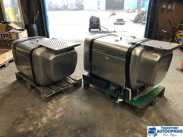 Scania Tank 540 P/N: 2132703 - 연료 탱크 트럭 용 : 사진 1 Scania Tank 540 P/N: 2132703 - 연료 탱크 트럭 용 : 사진 1