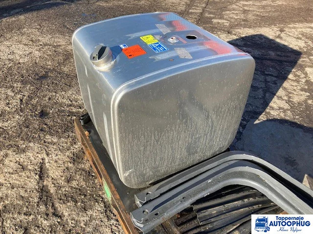 Scania diesel tank 300ltr Scania 2167505 - 연료 탱크 트럭 용 : 사진 3 Scania diesel tank 300ltr Scania 2167505 - 연료 탱크 트럭 용 : 사진 3
