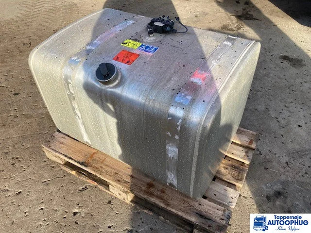 Scania fuel tank 400L Scania 1878319 - 연료 탱크 트럭 용 : 사진 1 Scania fuel tank 400L Scania 1878319 - 연료 탱크 트럭 용 : 사진 1