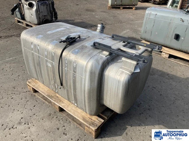 Scania fuel tank 610 liter Scania 2132702 - 연료 탱크 트럭 용 : 사진 2 Scania fuel tank 610 liter Scania 2132702 - 연료 탱크 트럭 용 : 사진 2
