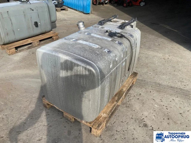Scania fuel tank 610 liter Scania 2132702 - 연료 탱크 트럭 용 : 사진 3 Scania fuel tank 610 liter Scania 2132702 - 연료 탱크 트럭 용 : 사진 3