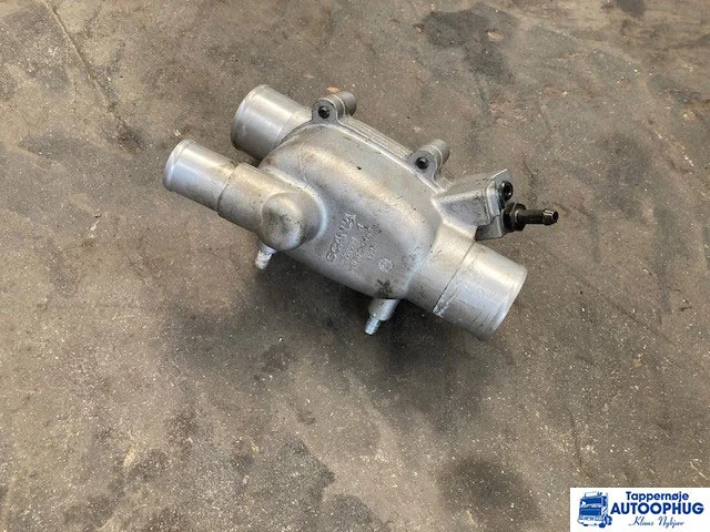Scania thermostat hus – Scania 2650308 - 엔진 및 부품 트럭 용 : 사진 2 Scania thermostat hus – Scania 2650308 - 엔진 및 부품 트럭 용 : 사진 2