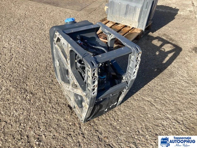 Volvo Adblue tank 21645367 – 23251720 - 요소수 탱크 트럭 용 : 사진 3 Volvo Adblue tank 21645367 – 23251720 - 요소수 탱크 트럭 용 : 사진 3