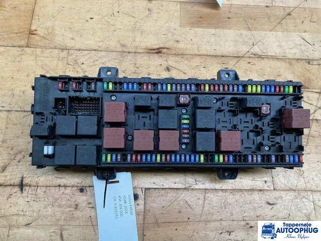 Volvo VMCU Sikring og relay center Volvo 23006075 – 22821378 - 전기 설비 트럭 용 : 사진 1 Volvo VMCU Sikring og relay center Volvo 23006075 – 22821378 - 전기 설비 트럭 용 : 사진 1