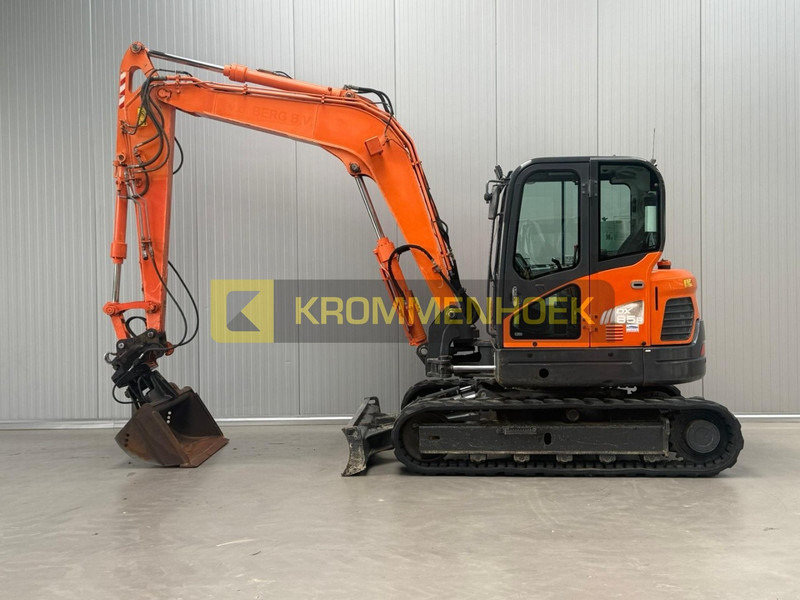 Doosan DX 85R-3 - 미니 굴삭기 : 사진 1 Doosan DX 85R-3 - 미니 굴삭기 : 사진 1