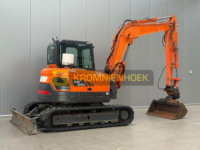 Doosan DX 85R-3 - 미니 굴삭기 : 사진 4 Doosan DX 85R-3 - 미니 굴삭기 : 사진 4
