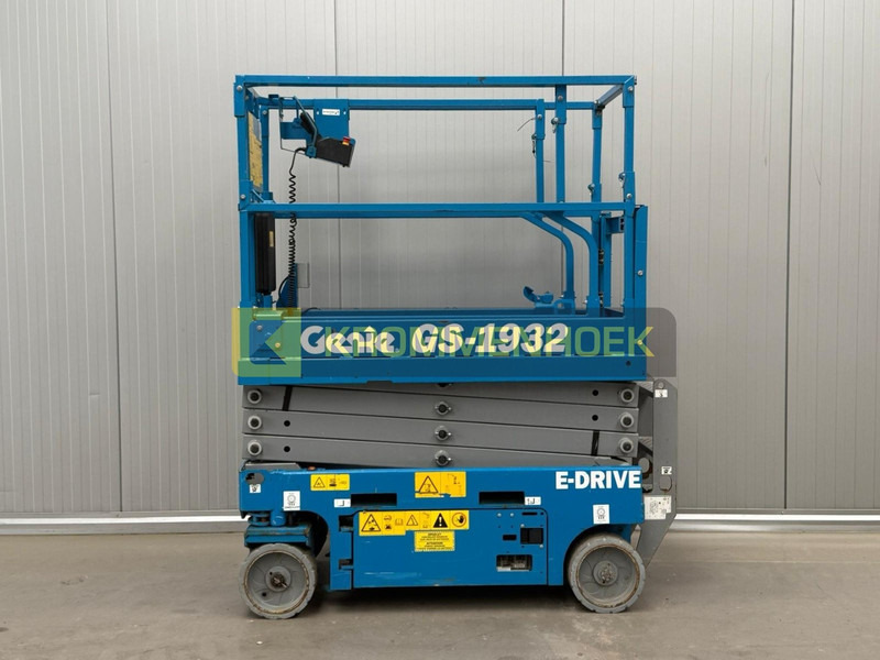 Genie GS 1932 E-drive - 시저 리프트 : 사진 1 Genie GS 1932 E-drive - 시저 리프트 : 사진 1