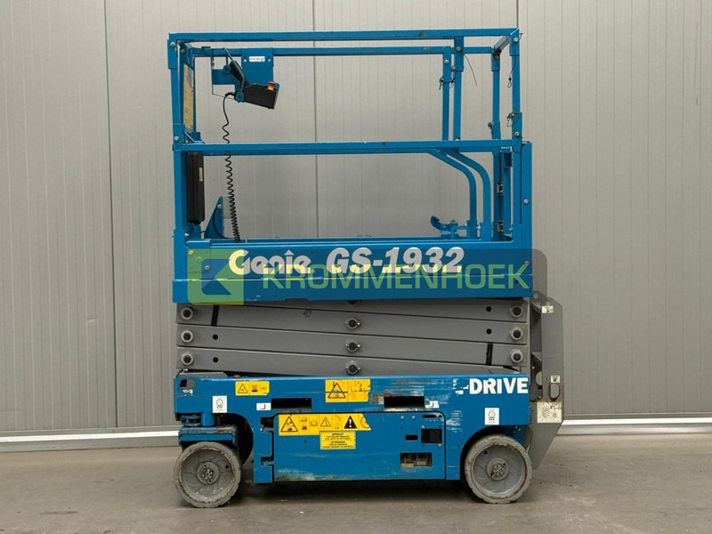 Genie GS 1932 E-drive - 시저 리프트 : 사진 1 Genie GS 1932 E-drive - 시저 리프트 : 사진 1