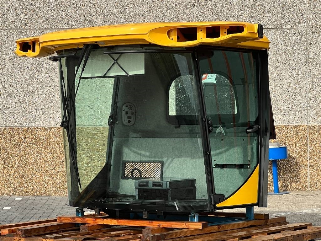 New Holland Cabine - New Holland CR8070, CR8080, CR9070, CR908 - 곡물 헤더 : 사진 2 New Holland Cabine - New Holland CR8070, CR8080, CR9070, CR908 - 곡물 헤더 : 사진 2