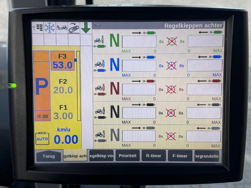 리스 New Holland T7.270 Auto Command, frontlinkage + PTO,1091 hr  New Holland T7.270 Auto Command, frontlinkage + PTO,1091 hr : 사진 29