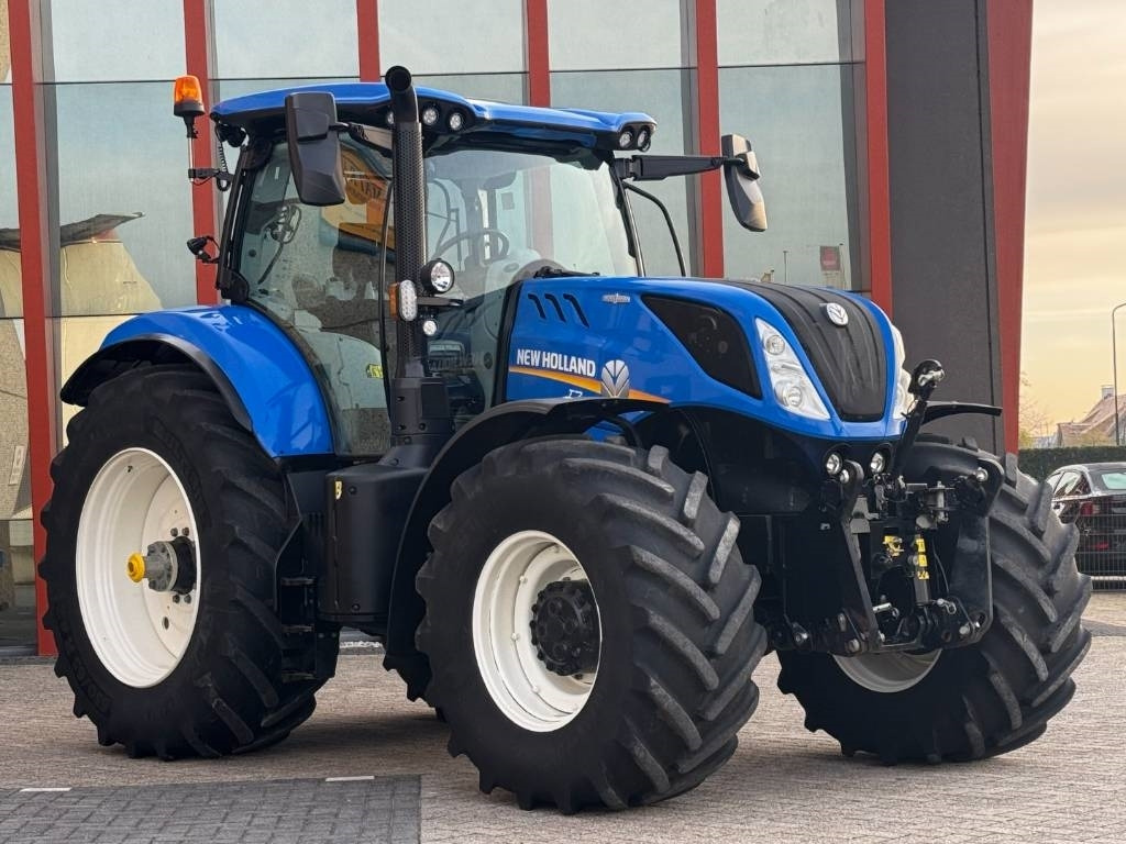 리스 New Holland T7.270 Auto Command, frontlinkage + PTO,1091 hr  New Holland T7.270 Auto Command, frontlinkage + PTO,1091 hr : 사진 9
