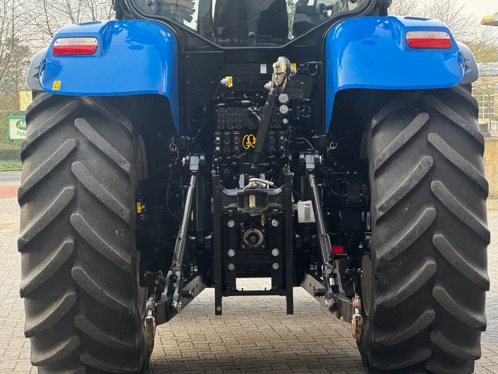 리스 New Holland T7.270 Auto Command, frontlinkage + PTO,1091 hr  New Holland T7.270 Auto Command, frontlinkage + PTO,1091 hr : 사진 13