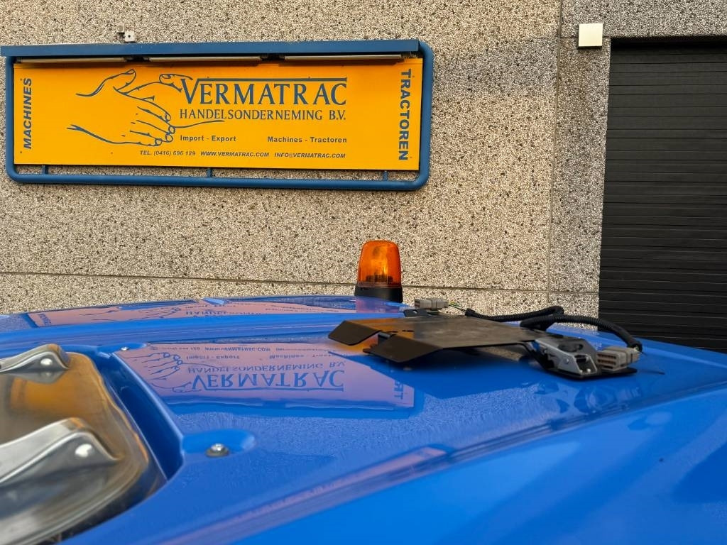 리스 New Holland T7.270 Auto Command, frontlinkage + PTO,1091 hr  New Holland T7.270 Auto Command, frontlinkage + PTO,1091 hr : 사진 20