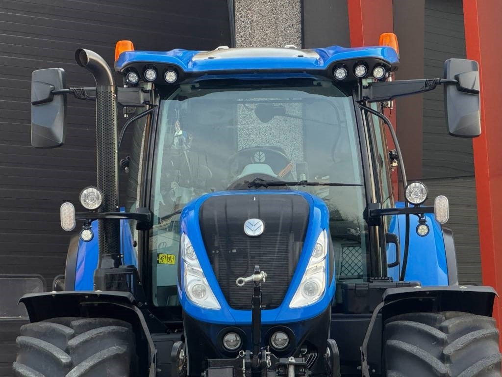 리스 New Holland T7.270 Auto Command, frontlinkage + PTO,1091 hr  New Holland T7.270 Auto Command, frontlinkage + PTO,1091 hr : 사진 7