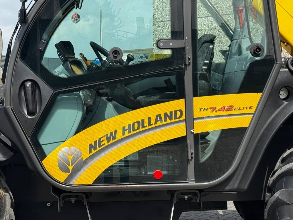 New Holland TH7.42, climatisée, 1951 heures! - 텔레스코픽 핸들러 : 사진 4 New Holland TH7.42, climatisée, 1951 heures! - 텔레스코픽 핸들러 : 사진 4