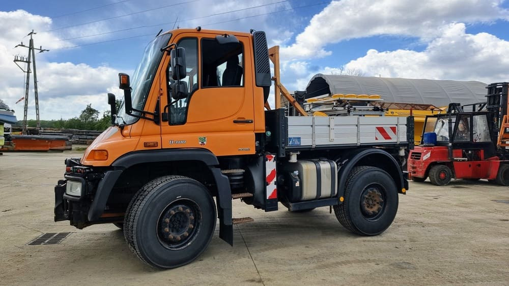 MERCEDES-BENZ Unimog U400 - 지자체 트랙터 : 사진 4 MERCEDES-BENZ Unimog U400 - 지자체 트랙터 : 사진 4