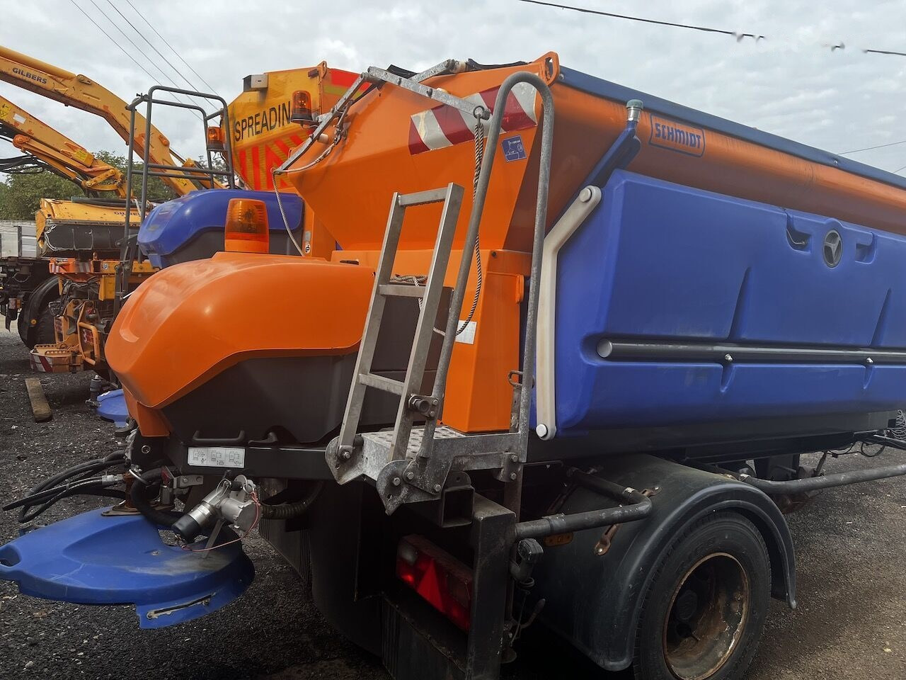 Schmidt Przyczepka 3,5m3 - 모래/ 소금 살포기 : 사진 1 Schmidt Przyczepka 3,5m3 - 모래/ 소금 살포기 : 사진 1