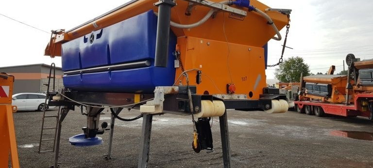 Schmidt Solarko piaskarka SCHMIDT STRATOS 5m3 - 모래/ 소금 살포기 지자체/ 특수 차량 용 : 사진 3 Schmidt Solarko piaskarka SCHMIDT STRATOS 5m3 - 모래/ 소금 살포기 지자체/ 특수 차량 용 : 사진 3