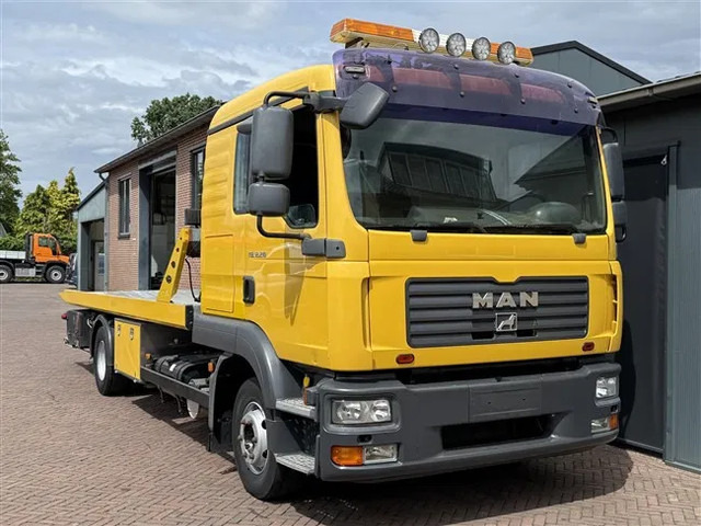 MAN TGL 12.210 Towtruck Crewcab 6 Seats Brill Winch - 견인 트럭 : 사진 1 MAN TGL 12.210 Towtruck Crewcab 6 Seats Brill Winch - 견인 트럭 : 사진 1