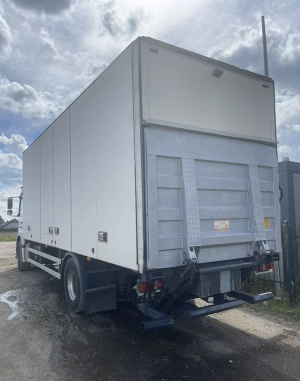 MERCEDES-BENZ AXOR PRZEBIEG TYLKO 322000 KM!!!! - 등온 트럭 : 사진 4 MERCEDES-BENZ AXOR PRZEBIEG TYLKO 322000 KM!!!! - 등온 트럭 : 사진 4