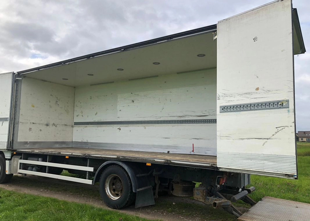 등온 트럭 MERCEDES-BENZ AXOR PRZEBIEG TYLKO 322000 KM!!!! : 사진 9 등온 트럭 MERCEDES-BENZ AXOR PRZEBIEG TYLKO 322000 KM!!!! : 사진 9