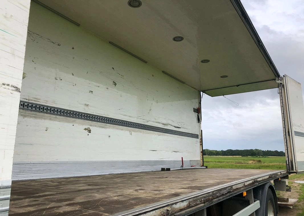 등온 트럭 MERCEDES-BENZ AXOR PRZEBIEG TYLKO 322000 KM!!!! : 사진 8 등온 트럭 MERCEDES-BENZ AXOR PRZEBIEG TYLKO 322000 KM!!!! : 사진 8