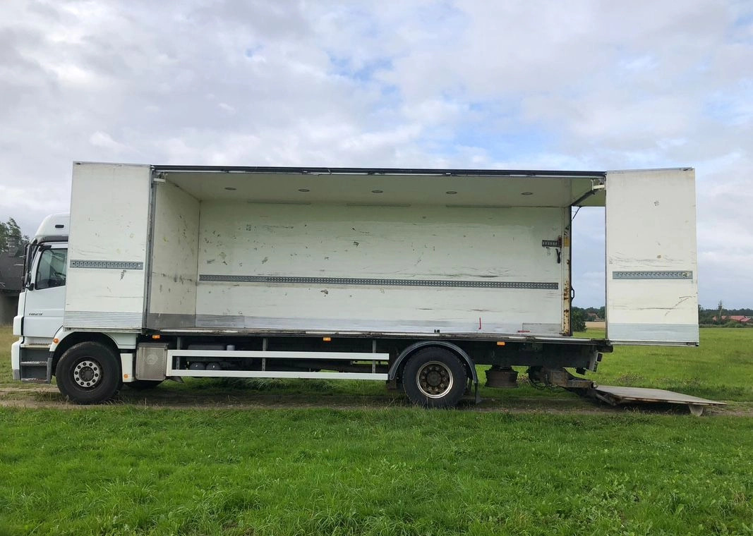 등온 트럭 MERCEDES-BENZ AXOR PRZEBIEG TYLKO 322000 KM!!!! : 사진 11 등온 트럭 MERCEDES-BENZ AXOR PRZEBIEG TYLKO 322000 KM!!!! : 사진 11