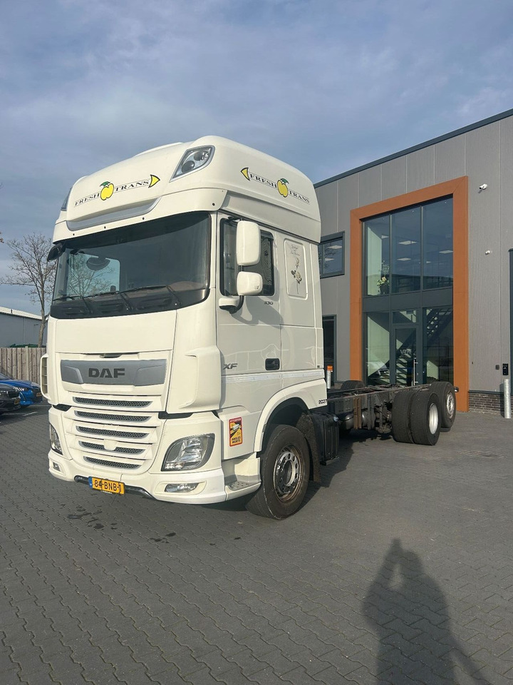 DAF XF 530 XF530 Super Space Cab FAR - 캡 새시 트럭 : 사진 1 DAF XF 530 XF530 Super Space Cab FAR - 캡 새시 트럭 : 사진 1