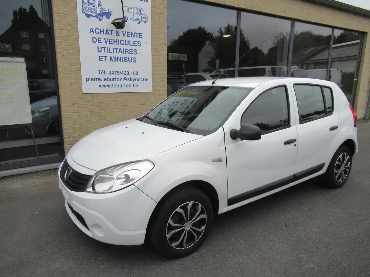 Dacia Sandero Sandero 1.2i Ambiance - 차량 : 사진 1 Dacia Sandero Sandero 1.2i Ambiance - 차량 : 사진 1