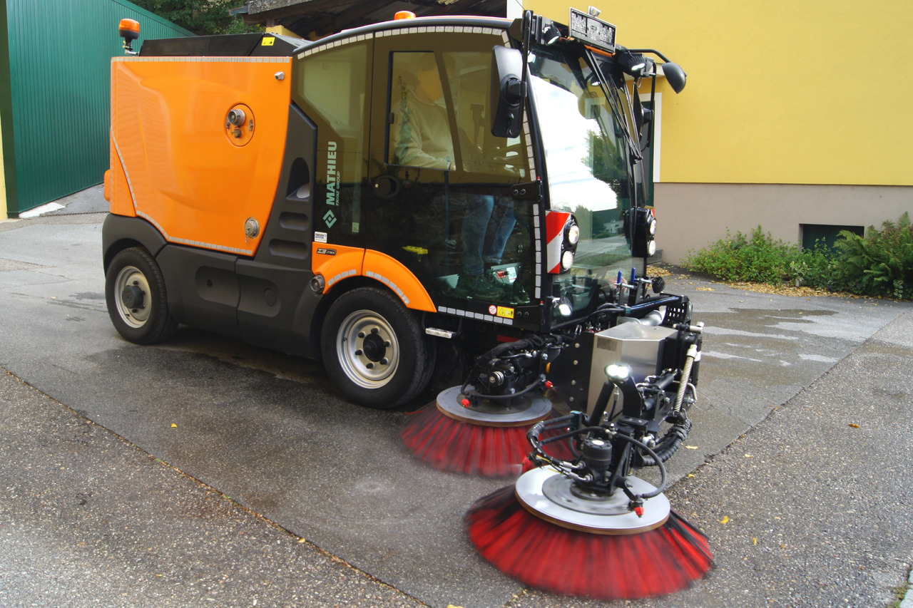 MATHIEU Azura Flex MC210 3-rd brush / EURO 6 / TÜV - 거리 청소 차량 : 사진 2 MATHIEU Azura Flex MC210 3-rd brush / EURO 6 / TÜV - 거리 청소 차량 : 사진 2