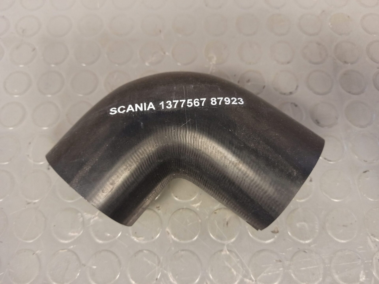 SCANIA HOSE - 1377567 - 기어박스 및 부품 트럭 용 : 사진 1 SCANIA HOSE - 1377567 - 기어박스 및 부품 트럭 용 : 사진 1