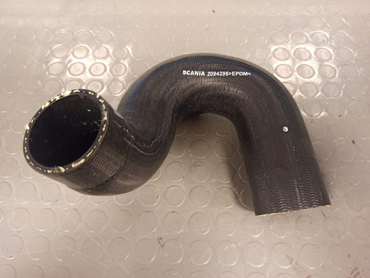 SCANIA HOSE - 2094295 - 기어박스 및 부품 트럭 용 : 사진 1 SCANIA HOSE - 2094295 - 기어박스 및 부품 트럭 용 : 사진 1