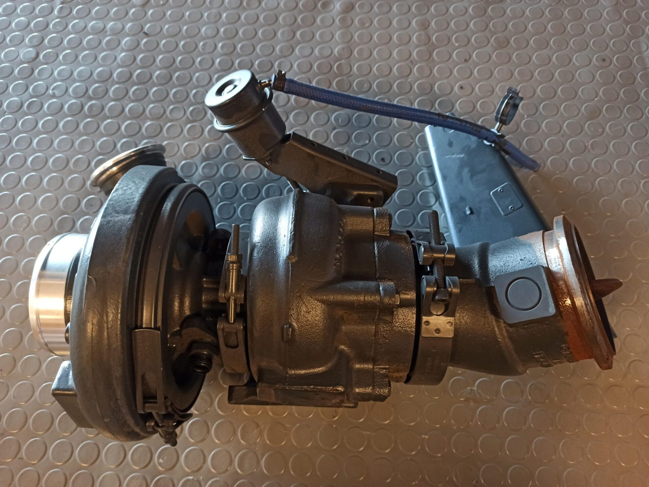 SCANIA TURBOCHARGER - 2126714 - 터보 트럭 용 : 사진 1 SCANIA TURBOCHARGER - 2126714 - 터보 트럭 용 : 사진 1