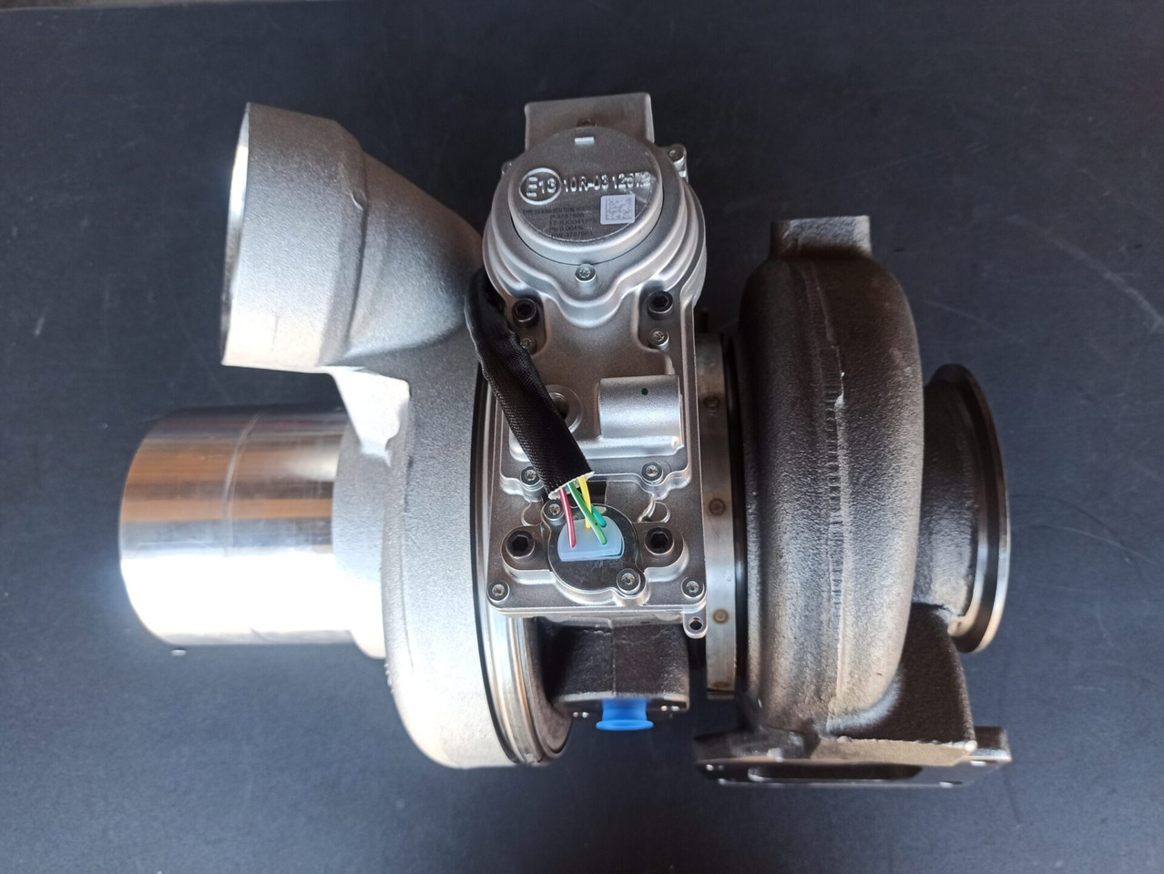 SCANIA TURBOCHARGER - 5351442 - 터보 트럭 용 : 사진 1 SCANIA TURBOCHARGER - 5351442 - 터보 트럭 용 : 사진 1