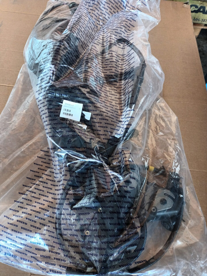 VOLVO CABLE HARNESS 20495743 - 케이블/ 와이어 하니스 트럭 용 : 사진 2 VOLVO CABLE HARNESS 20495743 - 케이블/ 와이어 하니스 트럭 용 : 사진 2