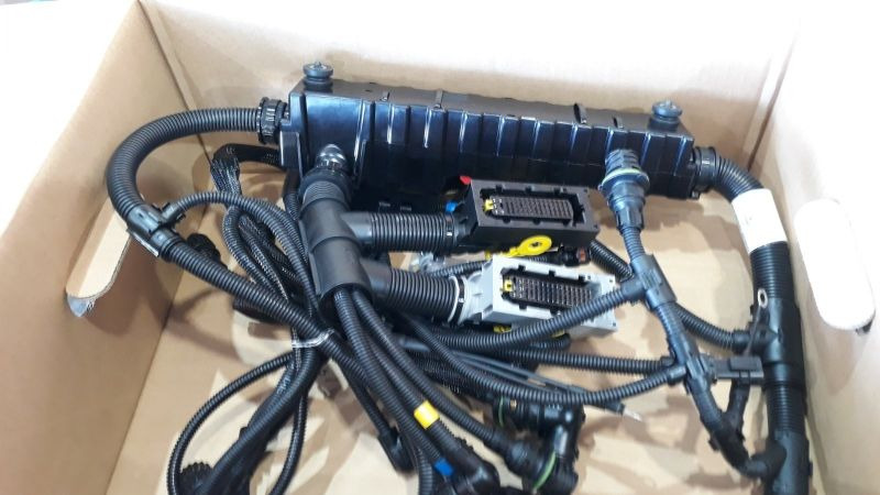 VOLVO CABLE HARNESS 22041555 - 케이블/ 와이어 하니스 트럭 용 : 사진 1 VOLVO CABLE HARNESS 22041555 - 케이블/ 와이어 하니스 트럭 용 : 사진 1