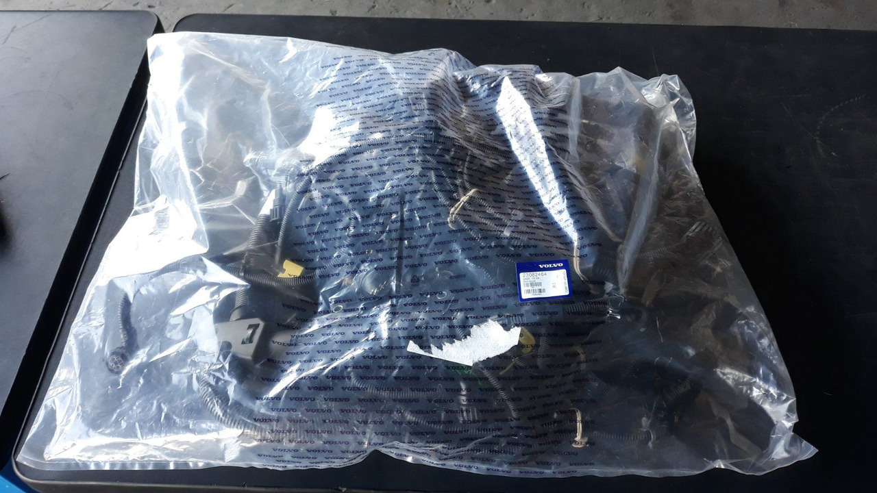 VOLVO CABLE HARNESS 23082464 - 케이블/ 와이어 하니스 트럭 용 : 사진 5 VOLVO CABLE HARNESS 23082464 - 케이블/ 와이어 하니스 트럭 용 : 사진 5