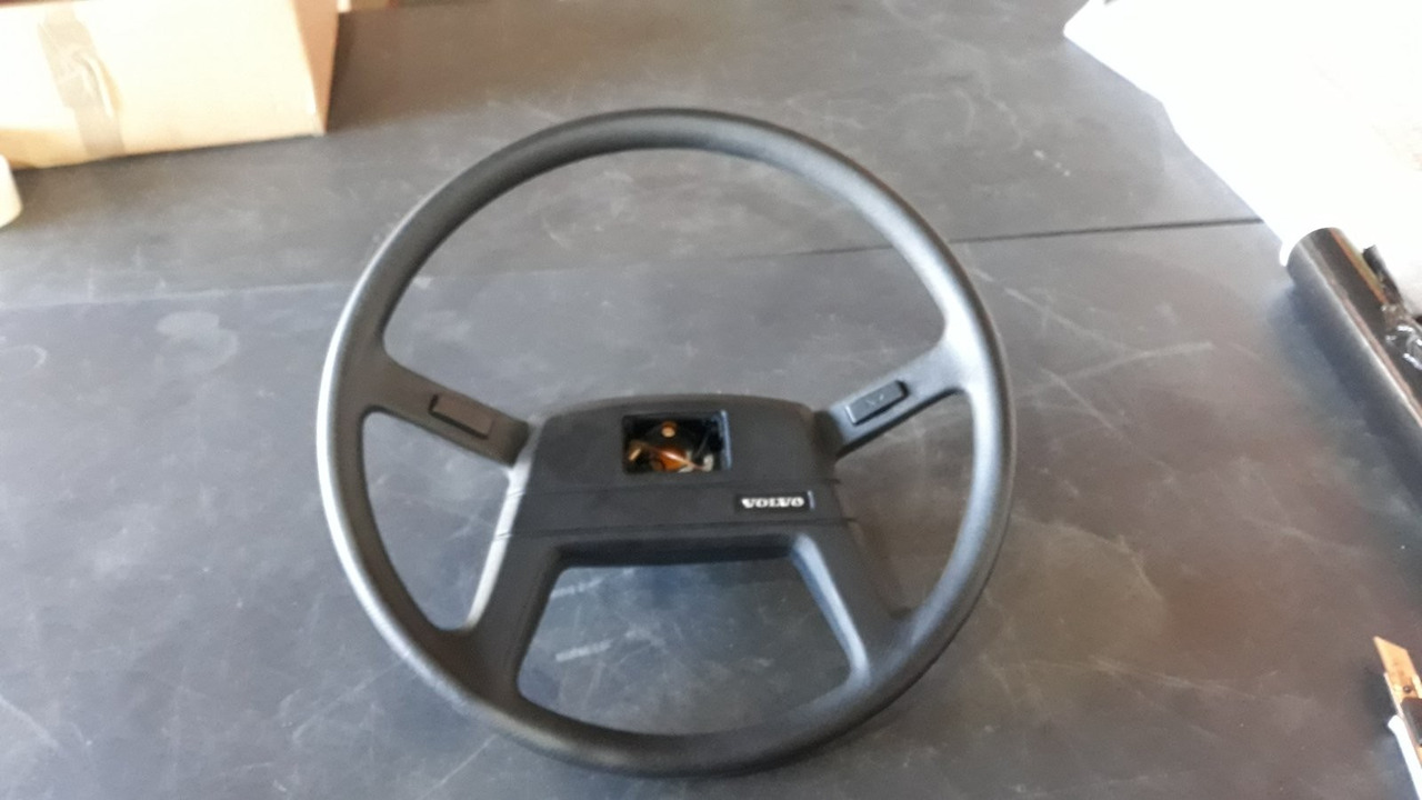 VOLVO STEERING WHEEL - 1607359 - 스티어링 휠 트럭 용 : 사진 1 VOLVO STEERING WHEEL - 1607359 - 스티어링 휠 트럭 용 : 사진 1