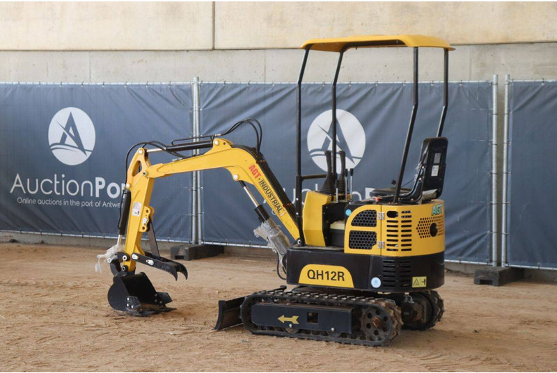 AGT Industrial QH12R - 미니 굴삭기 : 사진 3 AGT Industrial QH12R - 미니 굴삭기 : 사진 3