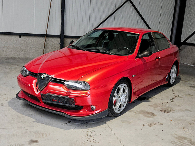 Alfa Romeo 156 GTA - 세단 : 사진 1 Alfa Romeo 156 GTA - 세단 : 사진 1