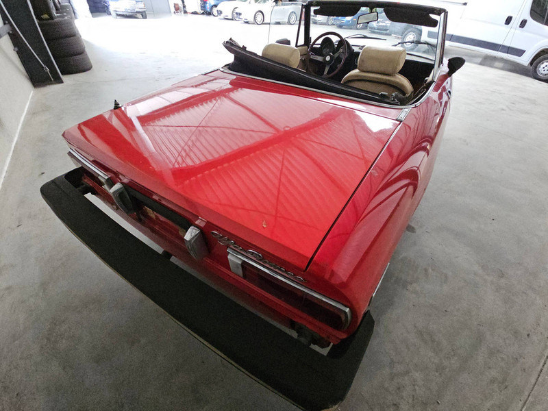 Alfa Romeo Spider 2000 - 차량 : 사진 4 Alfa Romeo Spider 2000 - 차량 : 사진 4