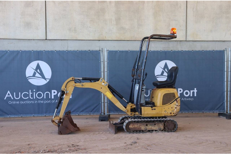 Caterpillar 300.9D - 미니 굴삭기 : 사진 1 Caterpillar 300.9D - 미니 굴삭기 : 사진 1