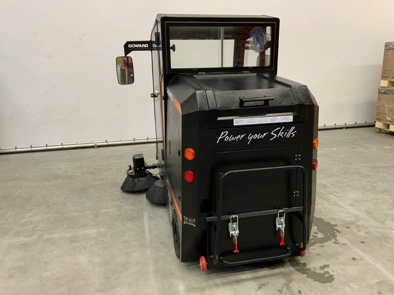 Daewoo DAS100 - 거리 청소 차량 : 사진 5 Daewoo DAS100 - 거리 청소 차량 : 사진 5