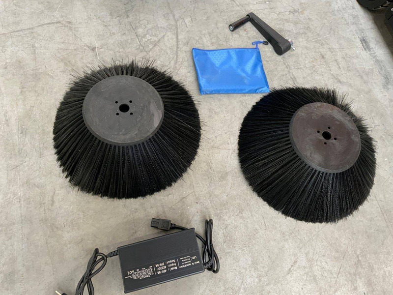 Daewoo Das80 Zit - 거리 청소 차량 : 사진 5 Daewoo Das80 Zit - 거리 청소 차량 : 사진 5