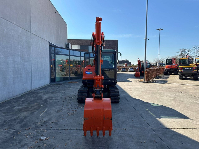 Doosan DX55-9C - 크롤러 굴삭기 : 사진 2 Doosan DX55-9C - 크롤러 굴삭기 : 사진 2